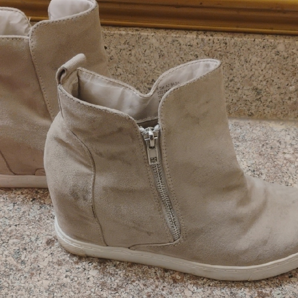 Tan Wedge Shoes with Suede Finish and Side Zipper